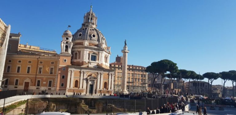 beautiful architecture in Rome, Italy - surprised by Rome Amazed by Florence