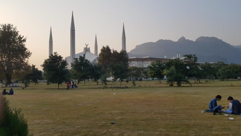 A normal scene to see Pakistanis with their families enjoying nature, even in the winter - Photo at the Faisal Mosque. Pakistan, home to the world’s youngest Nobel Laureate