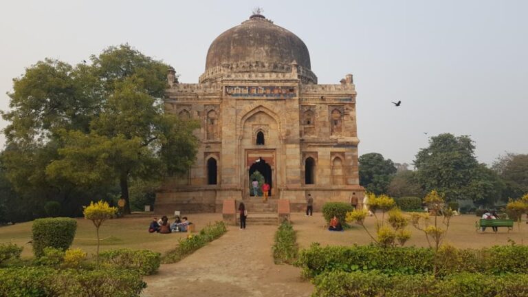 Bada Gumbad Mosque next to the oldest tree in Lodhi garden. India, the most populated country on earth