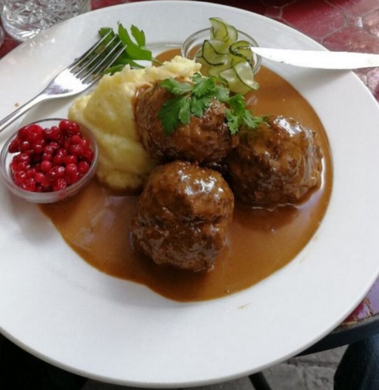 Kottbulllar (Swedish Meatballs). Sweden is a cold and cashless society.