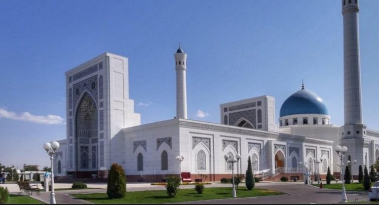 The Minor Mosque. Uzbekistan, the country in the heart of Central Asia